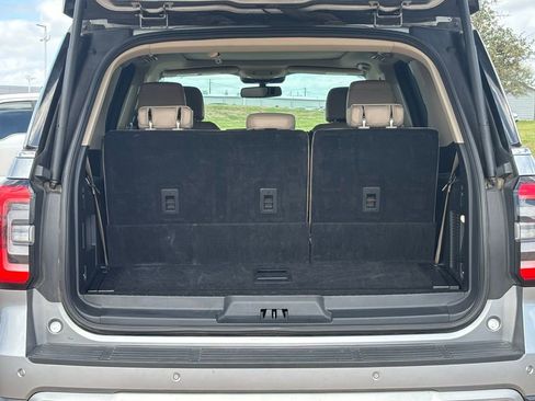 Used 2024 Ford Expedition Limited image 8