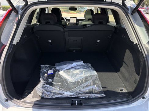 New 2026 Volvo XC60 B5 Core AWD/4WD image 18