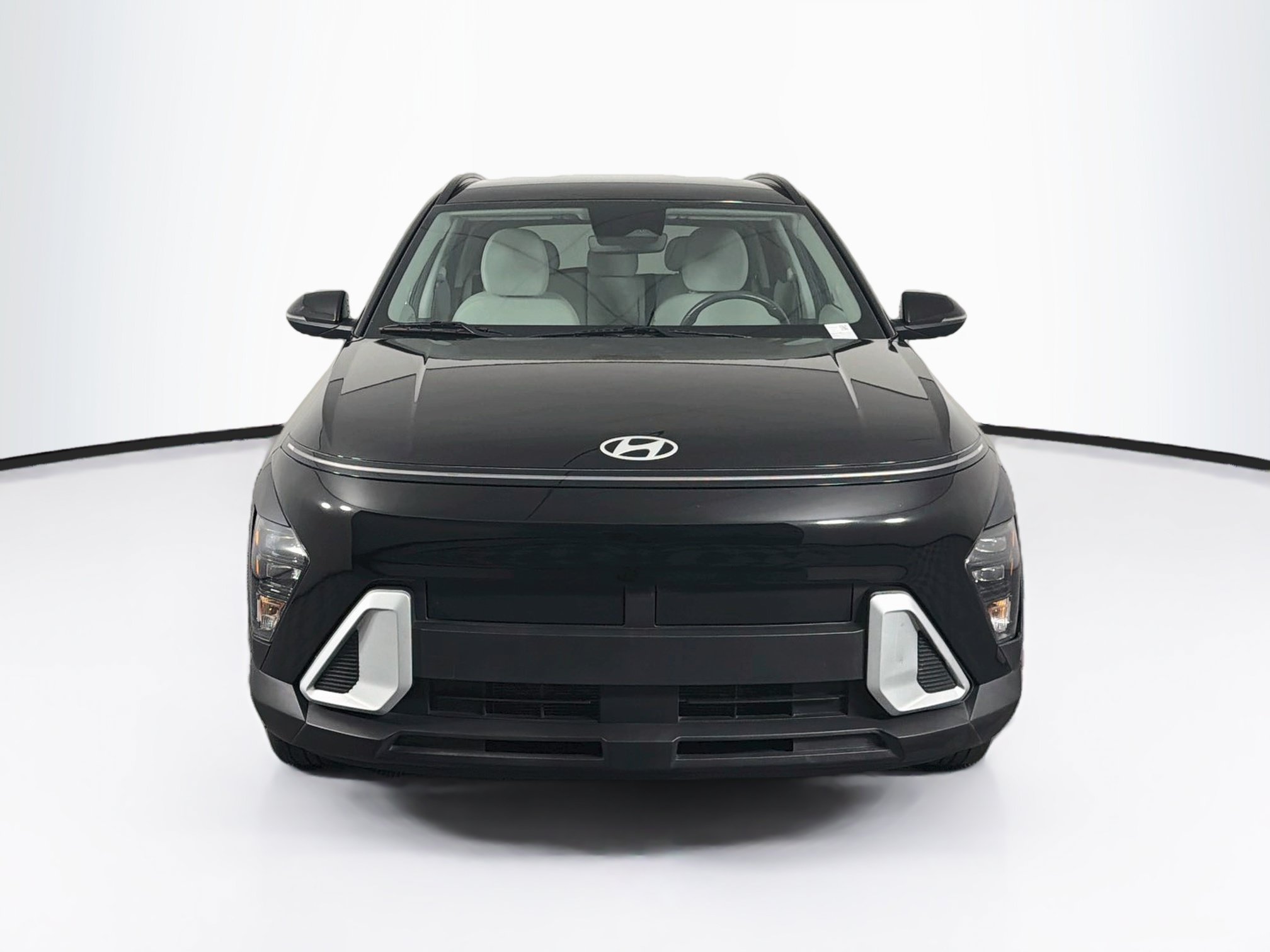 Used 2025 Hyundai Kona SEL FWD image 2