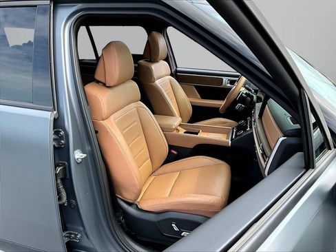 Certified 2025 Hyundai Santa Fe Limited AWD/4WD image 30