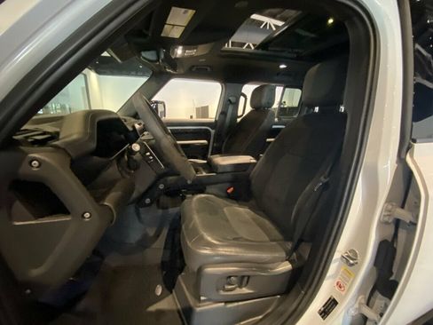 Used 2022 Land Rover Defender 110 V8 AWD/4WD image 17