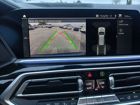 Used 2022 BMW X7 xDrive40i w/ M Sport Package image 33