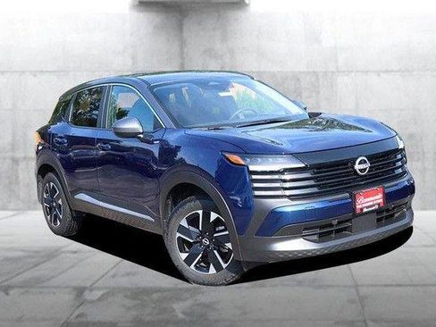 Used 2025 Nissan Kicks SV AWD/4WD image 2