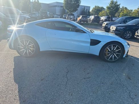 Used 2019 Aston Martin V8 Vantage Coupe RWD image 4