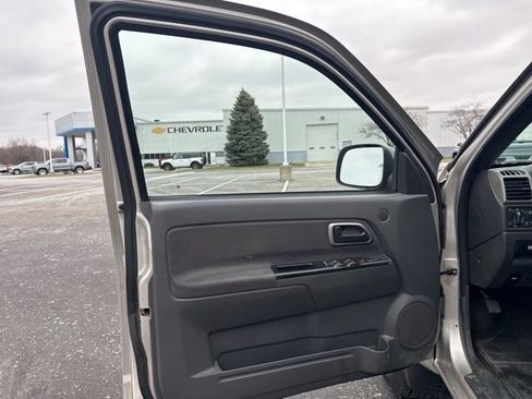 Used 2005 Chevrolet Colorado LS image 12