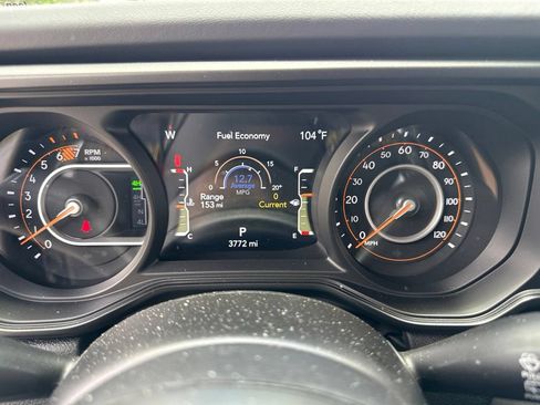 Used 2025 Jeep Wrangler Unlimited Rubicon 392 AWD/4WD image 8