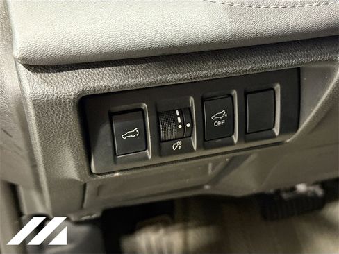 Used 2023 Subaru Outback Touring image 10