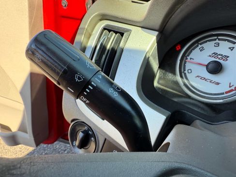 Used 2009 Ford Focus SEL image 24