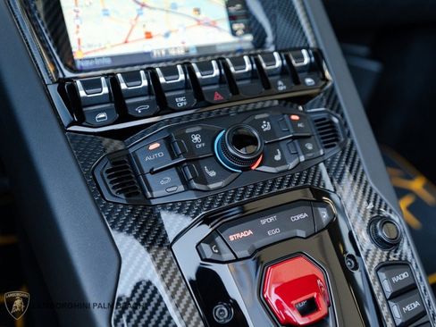 Used 2021 Lamborghini Aventador SVJ image 23