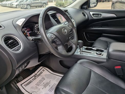 Used 2020 Nissan Pathfinder SL image 9