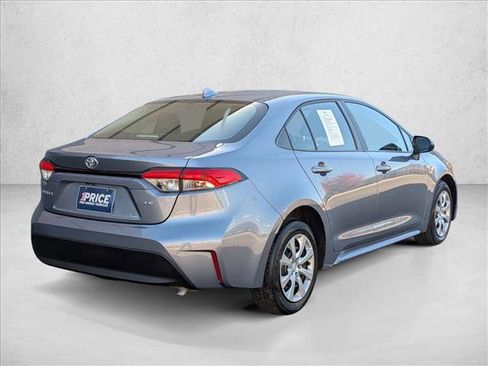 Used 2025 Toyota Corolla LE image 4