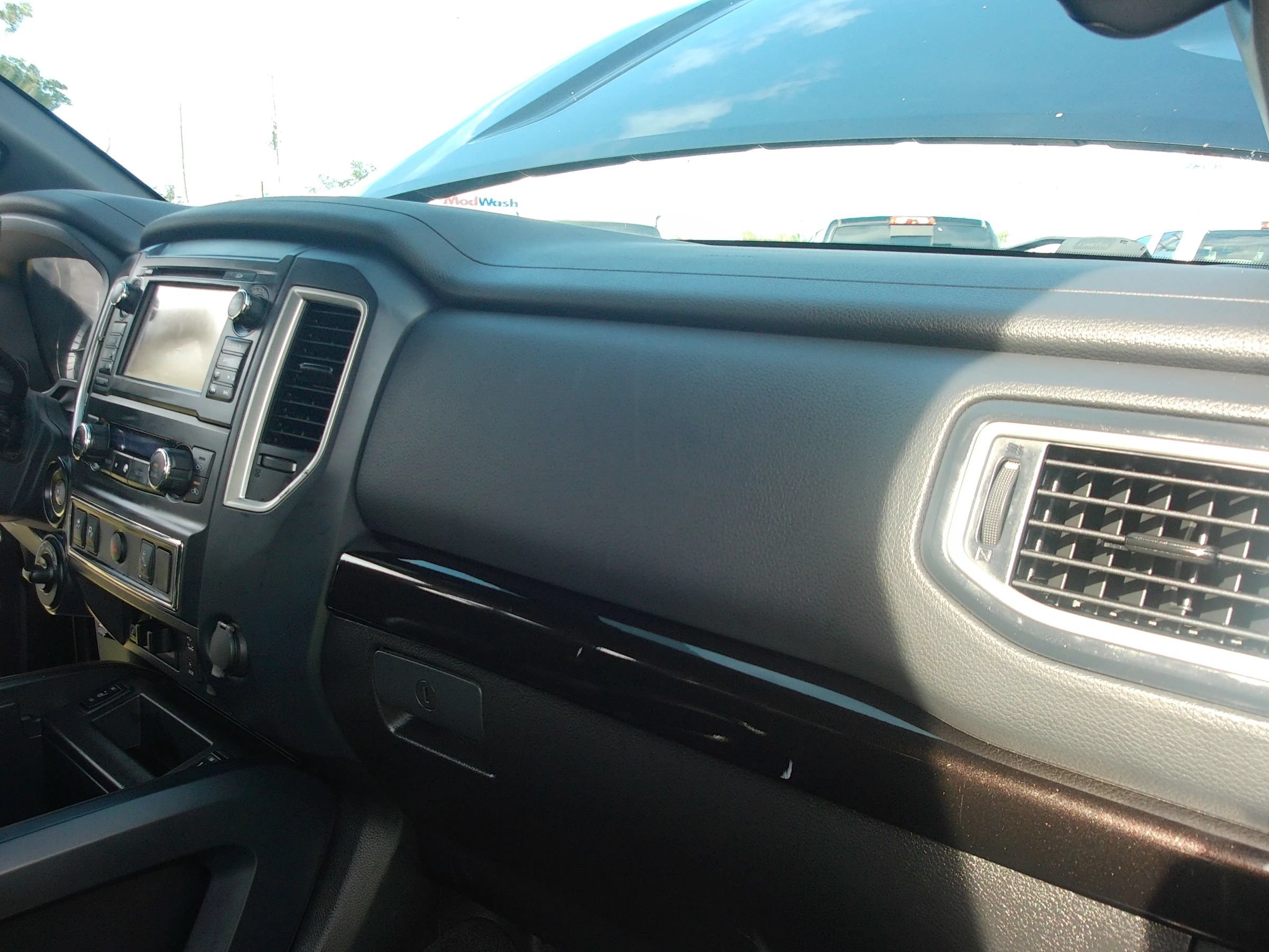Used 2018 Nissan Titan SV w/ SV Convenience Package AWD/4WD image 41