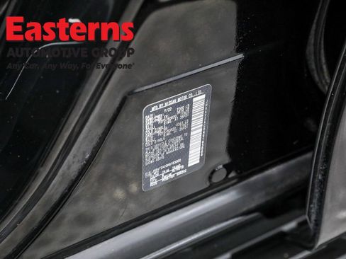 Used 2022 Nissan Armada SV w/ SV Appearance Package image 37