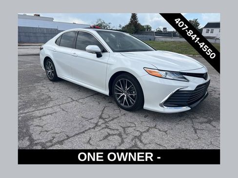 Used 2023 Toyota Camry XLE w/ Navigation Package FWD image 1