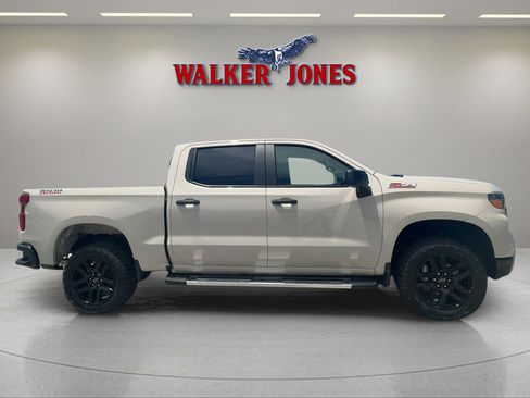 Used 2026 Chevrolet Silverado 1500 Custom Trail Boss AWD/4WD image 8