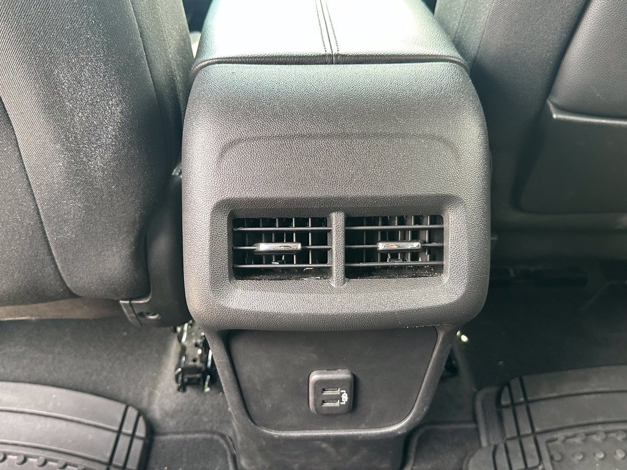 Used 2022 GMC Terrain SLE w/ Driver Convenience Package FWD image 24