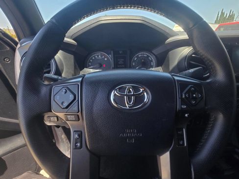 Used 2019 Toyota Tacoma TRD Sport w/ Technology Package RWD image 34