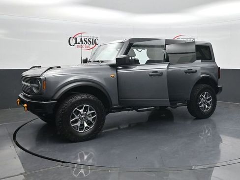 Used 2024 Ford Bronco Badlands image 34