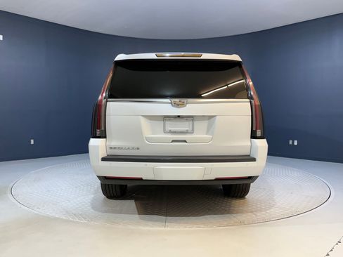 Used 2016 Cadillac Escalade ESV Luxury image 9