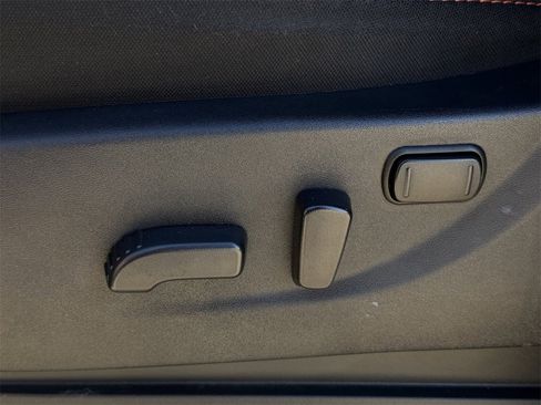 Used 2025 Nissan Frontier PRO-4X w/ Pro Convenience Package image 27