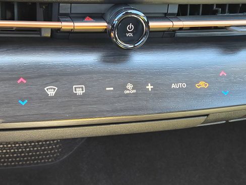 Used 2025 Nissan Ariya FWD image 27