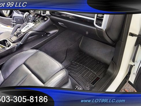 Used 2017 Porsche Cayenne Platinum Edition AWD/4WD image 35