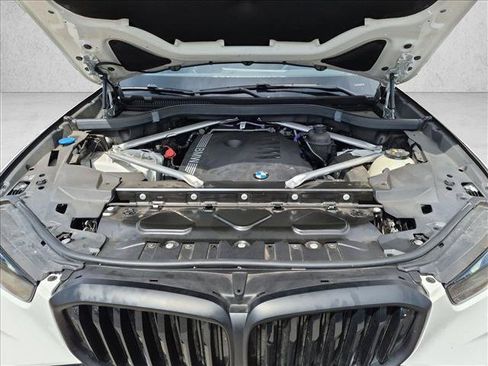Certified 2026 BMW X5 xDrive40i w/ M Sport Package AWD/4WD image 13