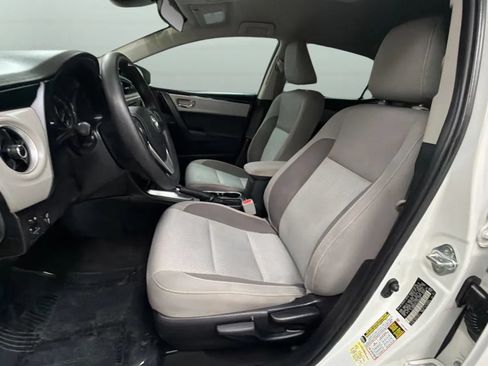 Used 2018 Toyota Corolla LE w/ Carpet Mat Package (TMS) FWD image 19