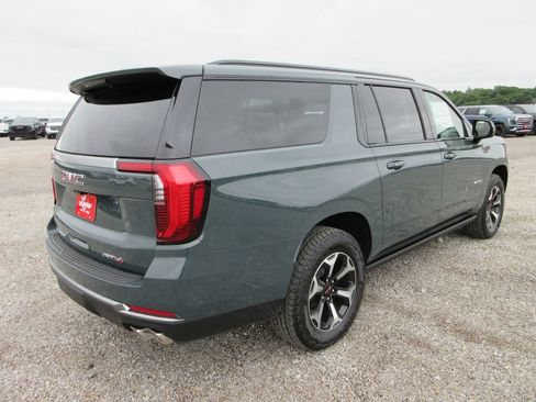 New 2026 GMC Yukon XL AT4 w/ AT4 Premium Plus Package AWD/4WD image 4