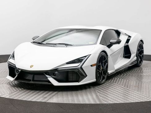 Used 2024 Lamborghini Revuelto image 1