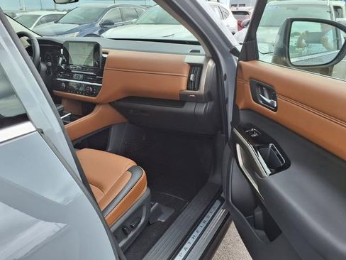 Used 2025 Nissan Pathfinder Platinum w/ Cargo Package image 22