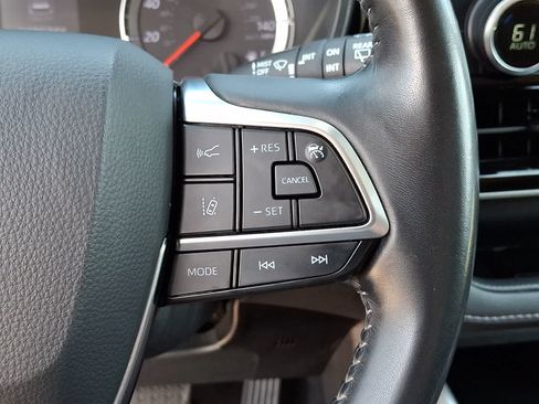 Used 2020 Toyota Highlander LE AWD/4WD image 27