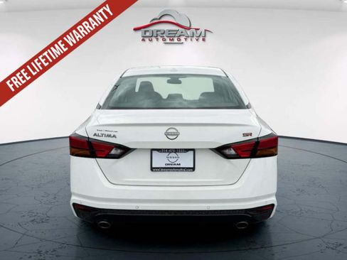 Used 2024 Nissan Altima 2.5 SR FWD image 11