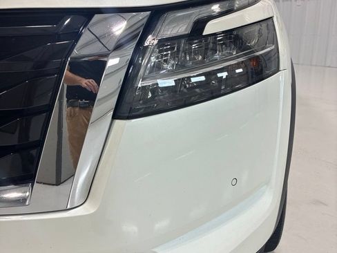 Used 2024 Nissan Pathfinder SL w/ SL Premium Package AWD/4WD image 10