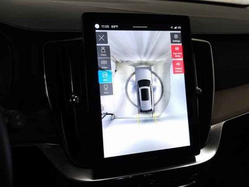 Used 2025 Volvo XC90 B6 Plus image 30