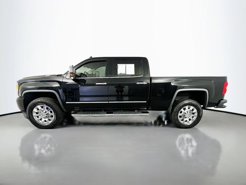 Used 2019 GMC Sierra 2500 Denali w/ Duramax Plus Package AWD/4WD image 4