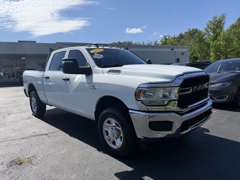 Used 2024 RAM 3500 Tradesman w/ Chrome Appearance Group AWD/4WD image 25