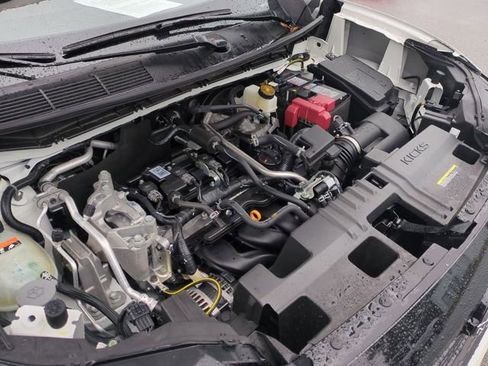 Used 2025 Nissan Kicks SV image 35