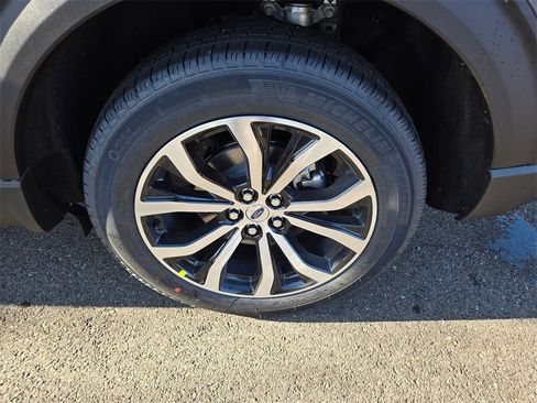 New 2026 Ford Explorer ST-Line image 9