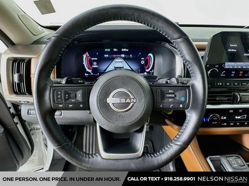 Certified 2024 Nissan Pathfinder Platinum w/ Cargo Package AWD/4WD image 11