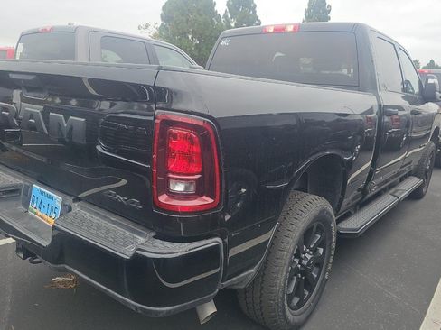 Used 2025 RAM 2500 Big Horn AWD/4WD image 4