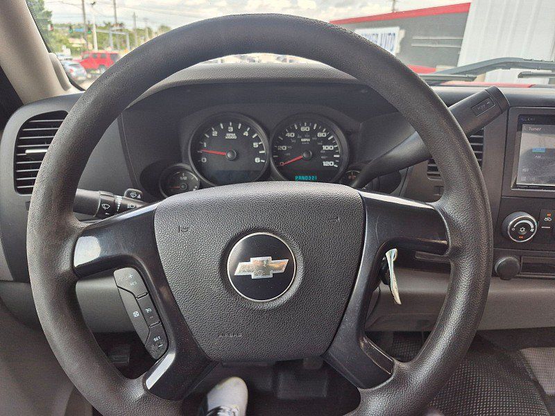 Used 2007 Chevrolet Silverado 1500 W/T w/ Towing Package AWD/4WD image 11