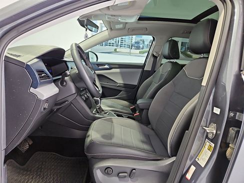 Certified 2023 Volkswagen Taos SE w/ Panoramic Sunroof Package FWD image 16