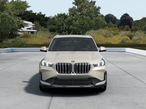 New 2026 BMW X1 xDrive28i AWD/4WD image 3
