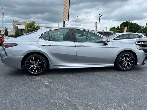 Used 2023 Toyota Camry SE FWD image 10
