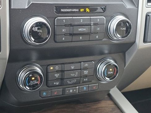 Used 2019 Ford F150 Lariat w/ Equipment Group 502A Luxury image 26