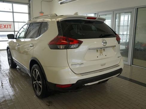 Used 2019 Nissan Rogue SV w/ Sun & Sound Touring Package image 11