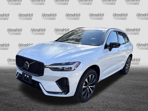 Certified 2025 Volvo XC60 B5 Plus image 5