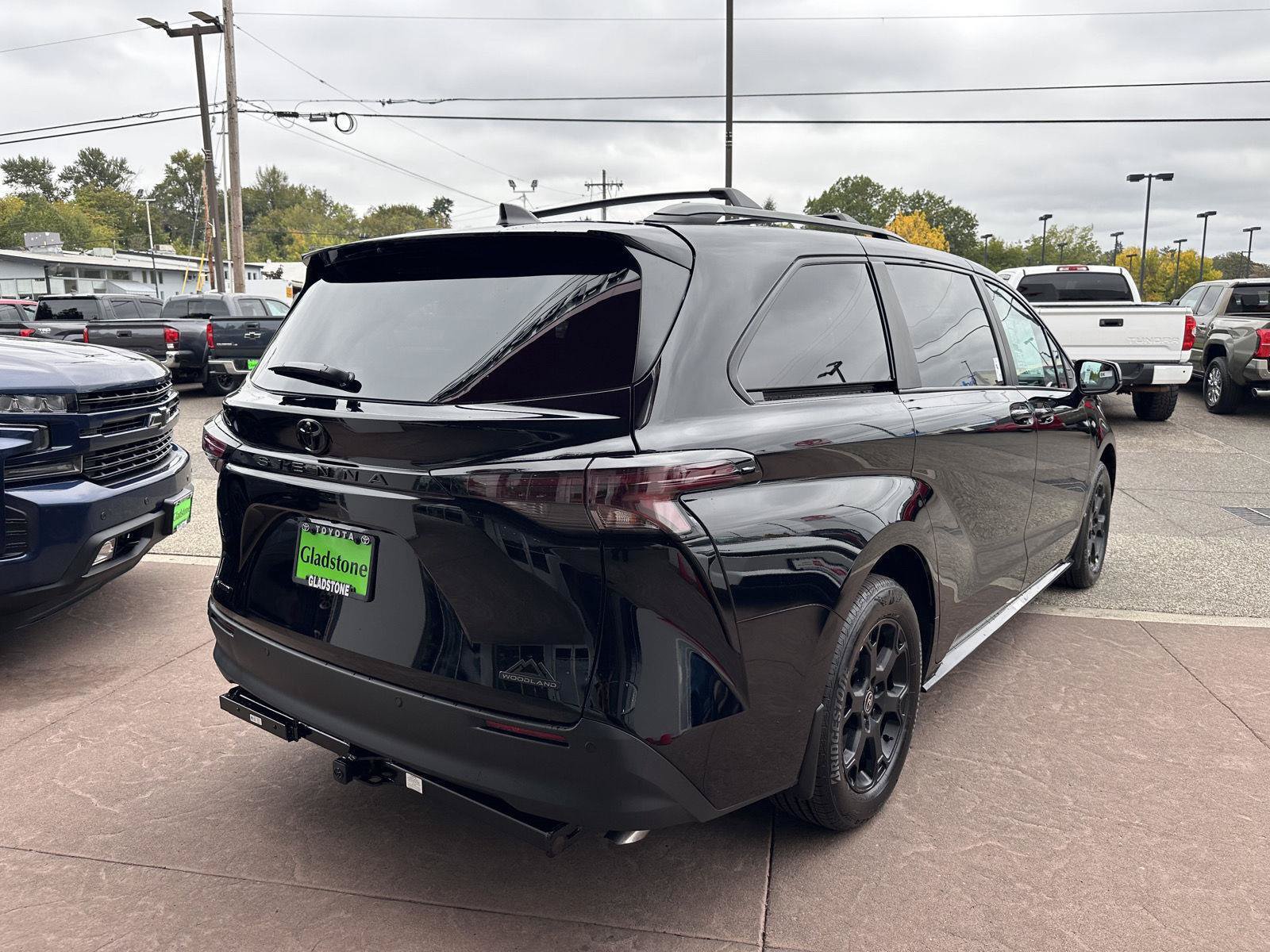 New 2026 Toyota Sienna XLE Woodland Edition AWD/4WD image 4