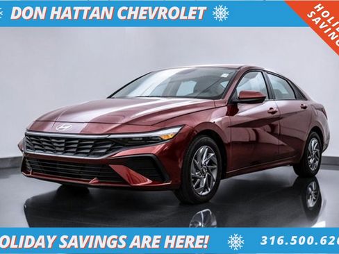 Used 2024 Hyundai Elantra SEL image 1